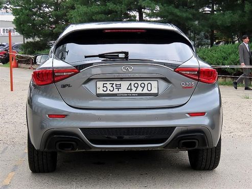 Infiniti Q30 2.0 Premium City Black — пробег 95 375 км — фото 4 из 5