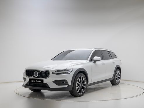 Volvo V60 B5 Ultra AWD — пробег 20 610 км — фото 1 из 5