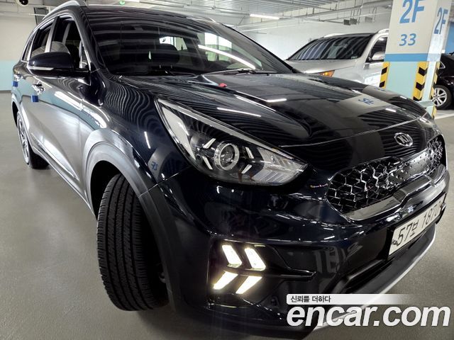 Kia Niro 1.6 HEV Prestige — пробег 58 800 км — фото 2 из 5