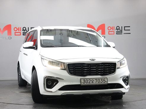 Kia Carnival 9-Seater Luxury — пробег 110 820 км — фото 2 из 5