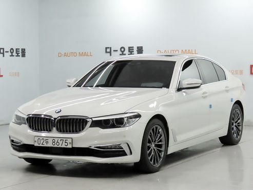 BMW 5-Series 520i Luxury — пробег 99 951 км — фото 1 из 5