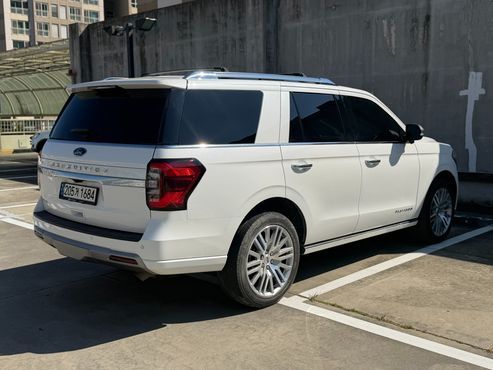 Ford Expedition Platinum 4WD 7Seater — пробег 37 970 км — фото 2 из 5
