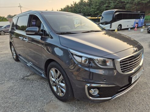 Kia Carnival 9-seater Prestige — пробег 195 000 км — фото 1 из 5