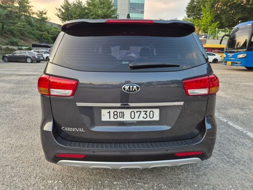 Kia Carnival 9-seater Prestige — пробег 195 000 км — фото 5 из 5