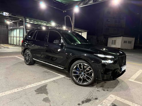 BMW X7 xDrive 40d M Sport 6STR — пробег 5 600 км — фото 1 из 5