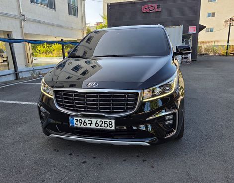 Kia Carnival Gasoline 7-Seater Limousine President — пробег 31 900 км — фото 1 из 5