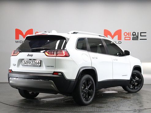 Jeep Cherokee 2.4 Limited 2WD — пробег 67 803 км — фото 4 из 5