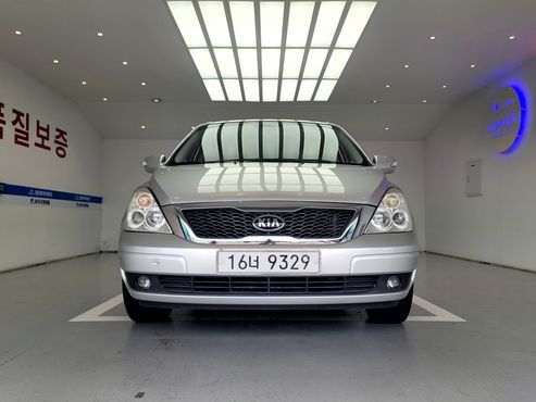 Kia Carnival New Carnival Limousine President — пробег 249 000 км — фото 1 из 5