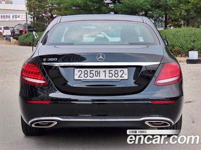 Mercedes-Benz E-Class из Кореи Encar