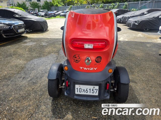 Renault (Samsung) Twizy Intens(2-seater) — пробег 27 618 км — фото 4 из 5