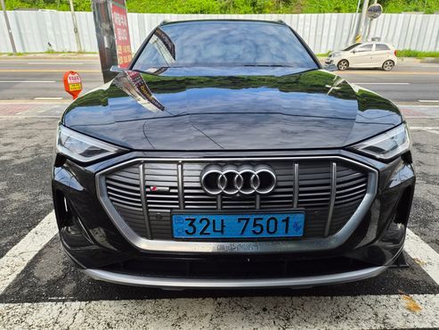Audi e-tron 55 Quattro Sportback — пробег 68 000 км — фото 1 из 5