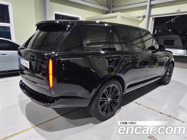 Land Rover Range Rover D350 Autobiography Long Wheel Base — пробег 6 985 км — фото 2 из 5