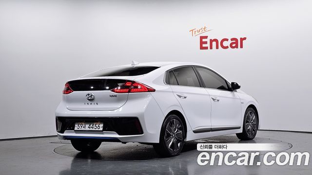 Hyundai Ioniq из Кореи Encar