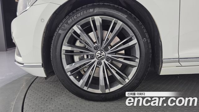 Volkswagen Passat из Кореи Encar