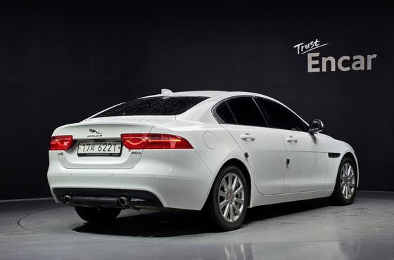 Jaguar XE 20t Prestige — пробег 48 537 км — фото 2 из 5