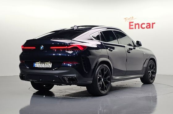 BMW X6 xDrive40i M Sport — пробег 28 497 км — фото 2 из 5