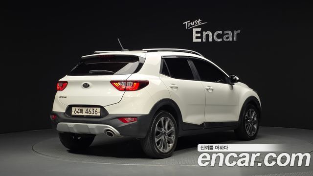 Kia Stonic из Кореи Encar