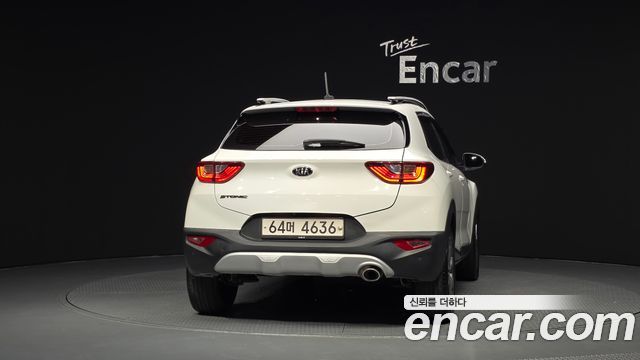 Kia Stonic из Кореи Encar