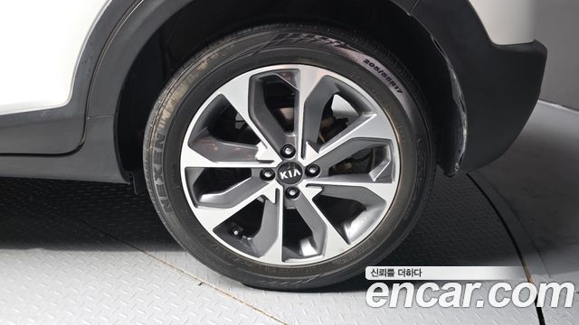 Kia Stonic из Кореи Encar