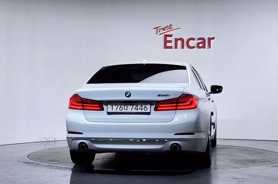 BMW 5-Series 530i Luxury Plus — пробег 65 112 км — фото 4 из 5