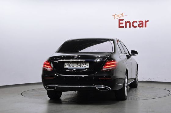 Mercedes-Benz E-Class E220d 4MATIC Exclusive — пробег 277 684 км — фото 4 из 5