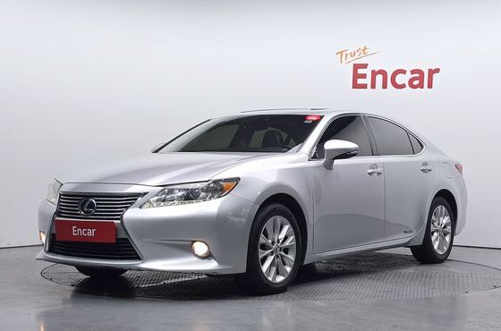 Lexus ES Supreme XV60 — пробег 256 890 км — фото 1 из 5