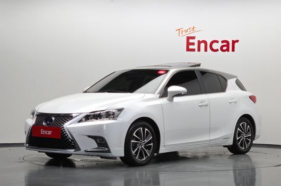 Lexus CT200h 1.8 Supreme ZWA10 — пробег 17 760 км — фото 1 из 5