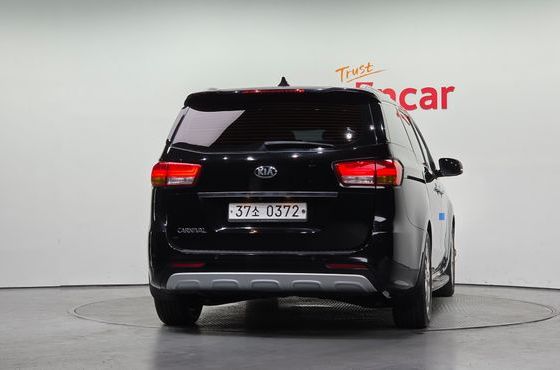 Kia Carnival Gasoline 9-seater Noblesse — пробег 76 743 км — фото 4 из 5