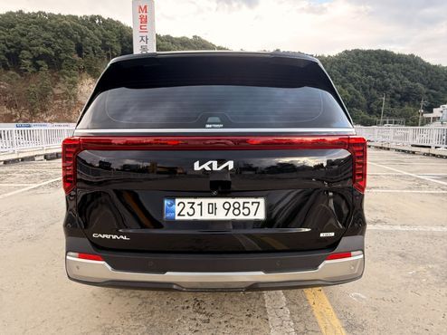 Kia Carnival HEV 9seater Signature — пробег 19 330 км — фото 4 из 5