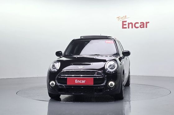 Mini Cooper 5Door HIGH 3rd — пробег 54 799 км — фото 3 из 5