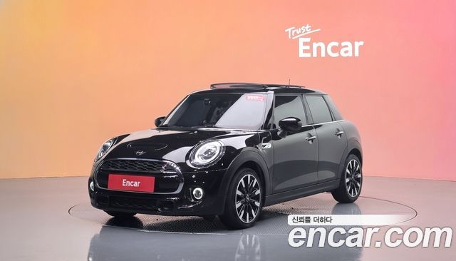 Mini Cooper 5Door HIGH 3rd — пробег 54 799 км — фото 1 из 5