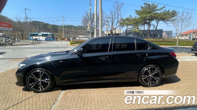 BMW 3-Series 320i M Sport — пробег 5 300 км — фото 3 из 5