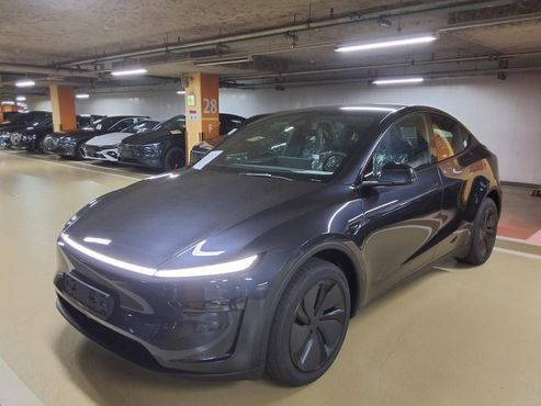 Tesla Model Y Premium RWD — пробег 13 км — фото 1 из 5