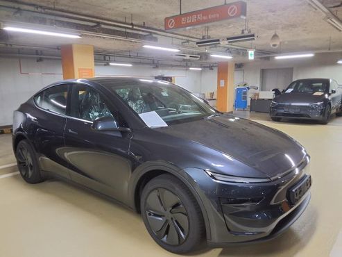 Tesla Model Y Premium RWD — пробег 13 км — фото 2 из 5