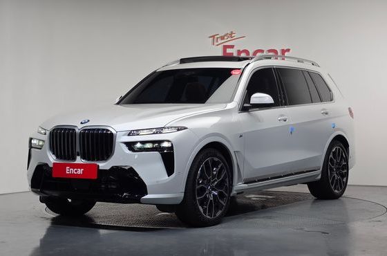 BMW X7 xDrive 40i M Sport 7STR — пробег 8 551 км — фото 1 из 5