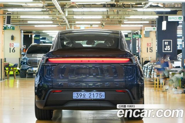 Tesla Model Y L Long Range AWD — пробег 10 км — фото 4 из 5