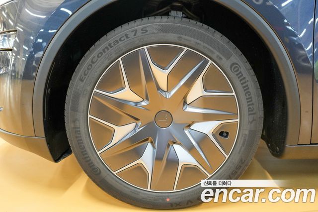 Tesla Model Y L Long Range AWD — пробег 10 км — фото 5 из 5