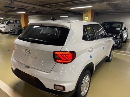 Hyundai Venue 1,6 Premium — пробег 1 км — фото 2 из 5