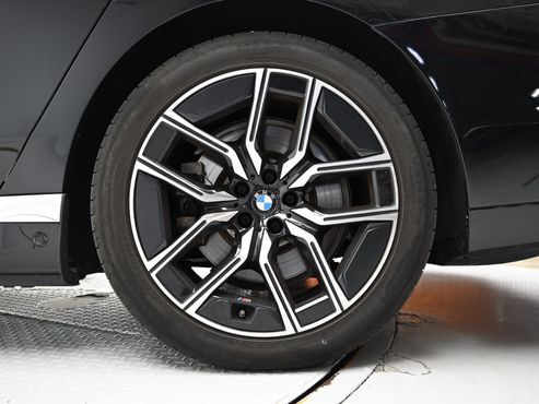 BMW i7 eDrive 50 M Sport — пробег 22 556 км — фото 5 из 5