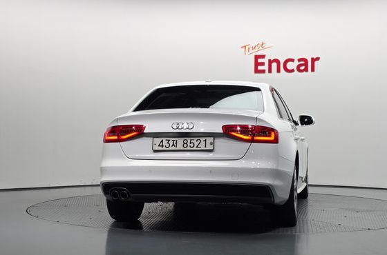 Audi A4 35 TDI Quattro Dynamic B8 — пробег 139 370 км — фото 4 из 5