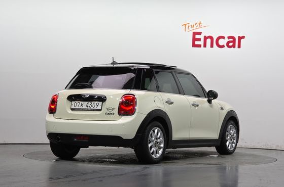 Mini Cooper 5Door HIGH 3rd — пробег 44 010 км — фото 2 из 5