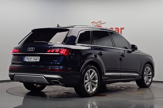 Audi Q7 50 TDI Quattro — пробег 19 539 км — фото 2 из 5