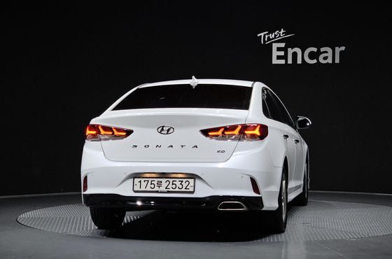 Hyundai Sonata 2.0 Smart — пробег 180 379 км — фото 4 из 5