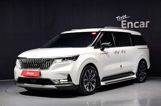 Kia Carnival Diesel 9-Seater Signature — пробег 70 711 км — фото 1 из 5
