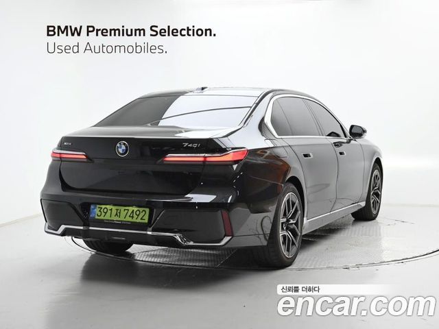 BMW 7-Series 740i xDrive M Sport — пробег 4 000 км — фото 2 из 5