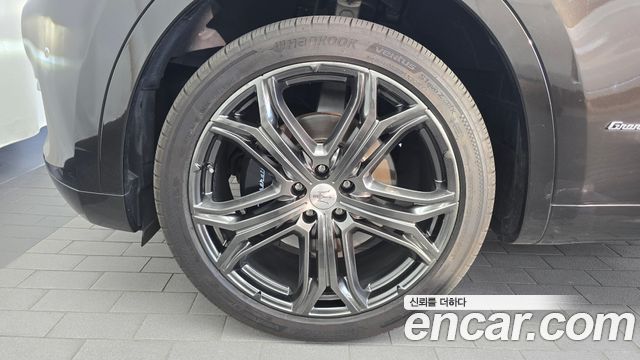 Maserati Levante из Кореи Encar