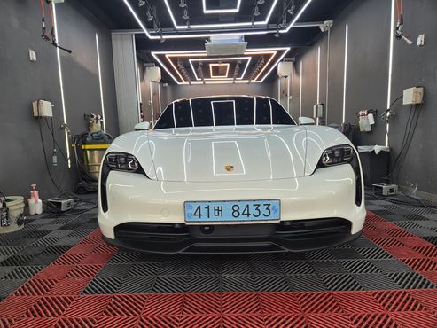 Porsche Taycan Base — пробег 47 300 км — фото 3 из 5