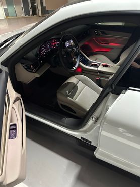 Porsche Taycan Base — пробег 47 300 км — фото 5 из 5