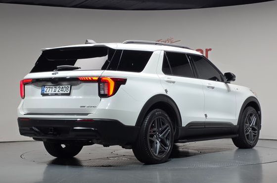 Ford Explorer 2.3 ST-Line 4WD — пробег 40 873 км — фото 2 из 5