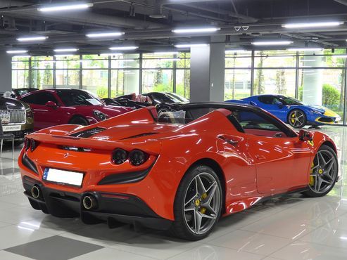 Ferrari F8 3.9 V8 — пробег 1 600 км — фото 4 из 5